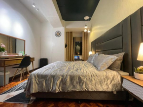 Manila Luxurious & Spacious Suite